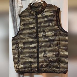 New Club Room Camo Vest